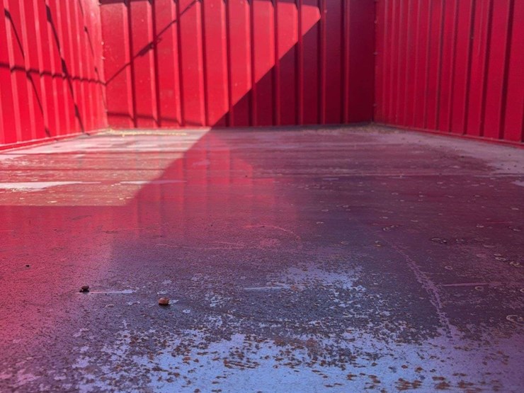 2004-freightliner-fl70-image-25