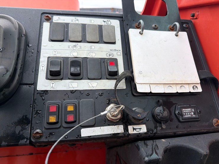 2017-skyjack-sj643th-image-17