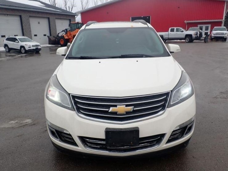 2015-chevrolet-traverse-image-2