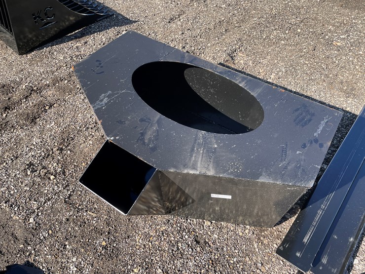 #3033-•-mini-concrete-bucket-attachment-image-4