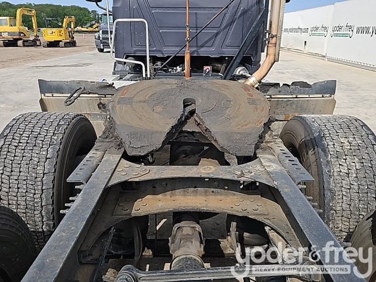 2020-mack-mack-anthem-t64-6x4-truck-tractor,-day-cab,-mp-7-425hp-diesel-engine,-automatic-m-drive-transmission-image-18