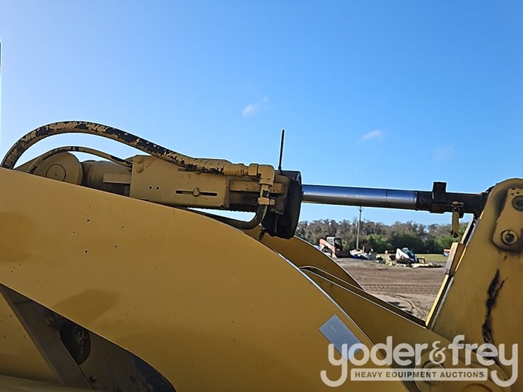 2008-caterpillar-928h-image-12