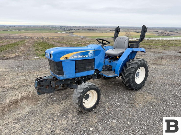 new-holland-t1520-image-1