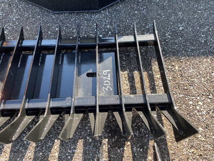 #3029-•-70"-skid-steer-root-rake-attachment-image-2