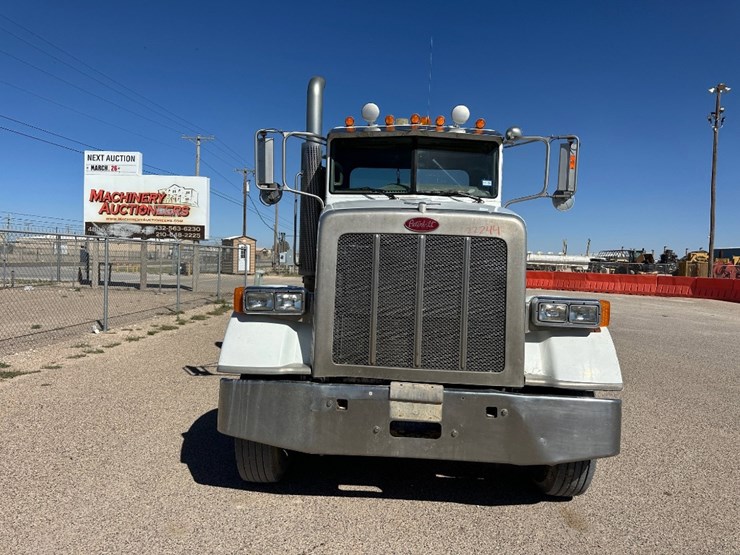 2008-peterbilt-365-image-2