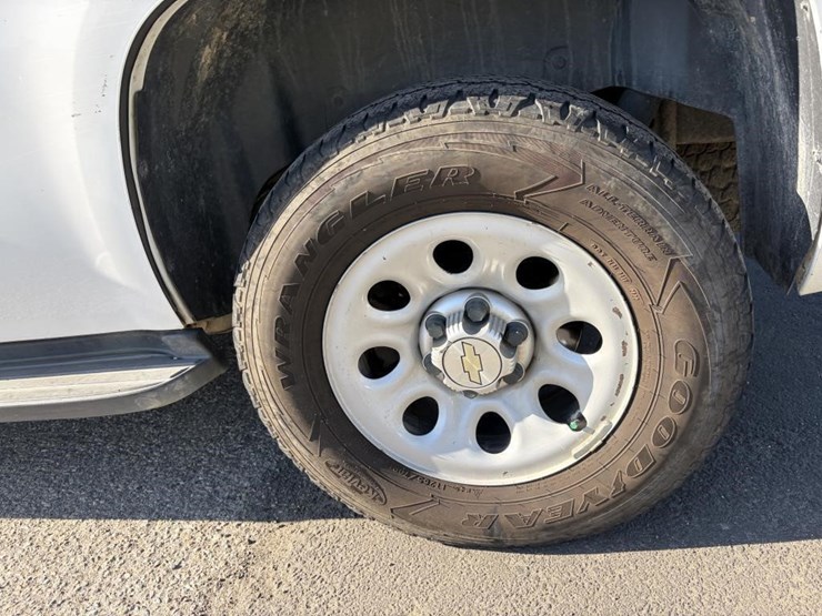 2013-chevrolet-tahoe-image-5