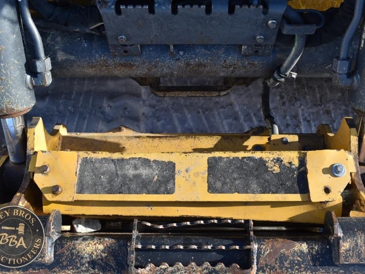 2023-deere-333g-image-22