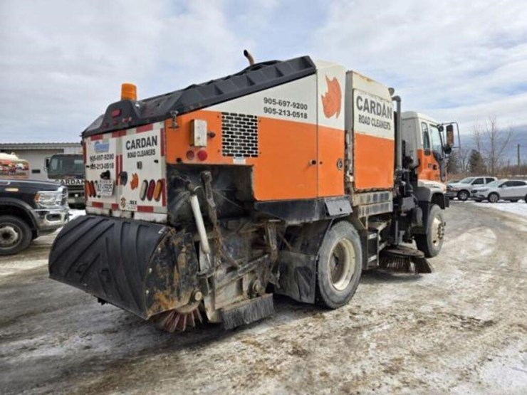 2009-gmc-t7500-image-6