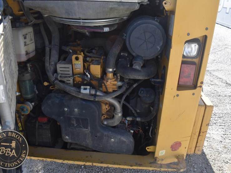 2017-caterpillar-289d-image-34