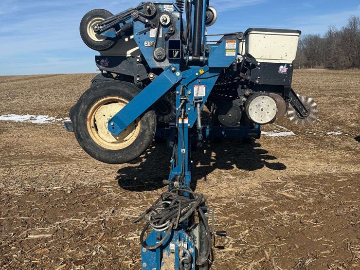 2009-kinze-3600-image-3