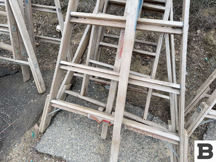 7'-wooden-orchard-ladders-image-7