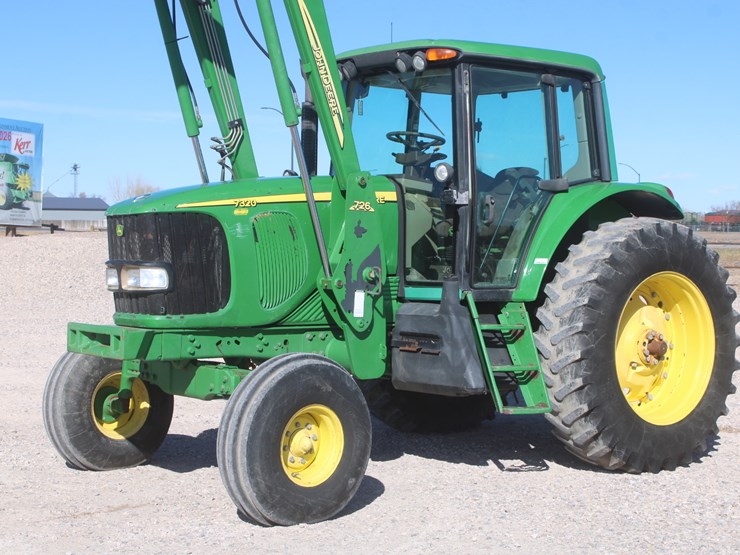 2004-john-deere-7320-image-76