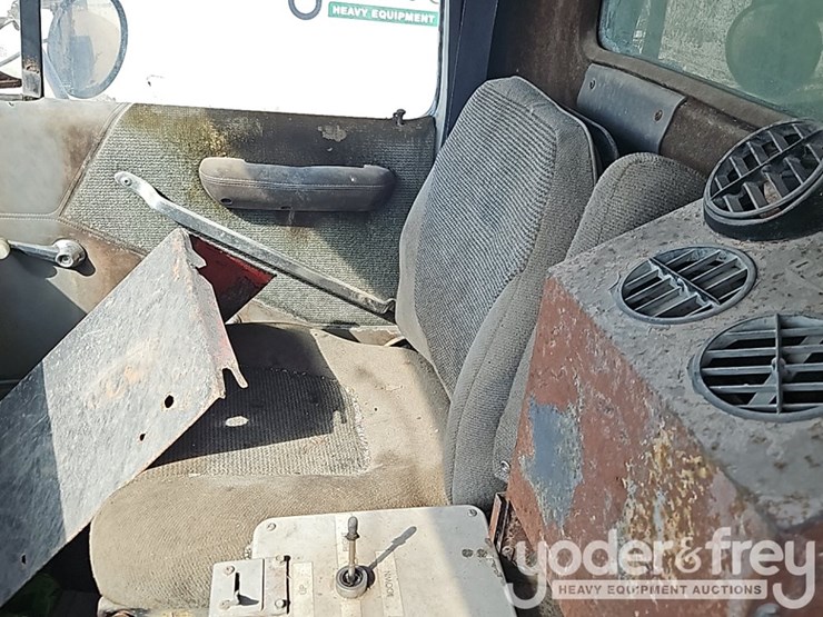 1995-ford-l8000-image-28