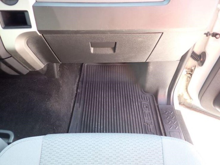 2013-ford-f150-xlt-image-43