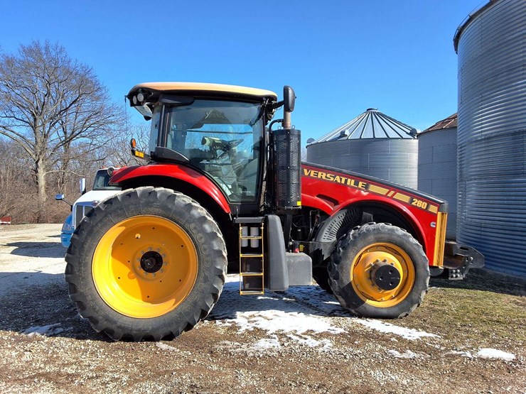 2017-versatile-260-image-5