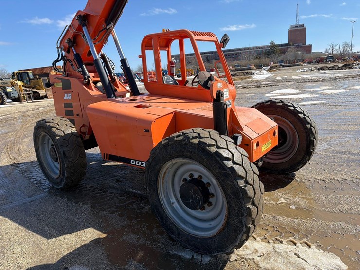 2016-sky-trak-6036-image-5