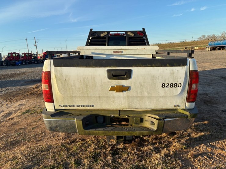 2013-chevrolet-2500-image-5