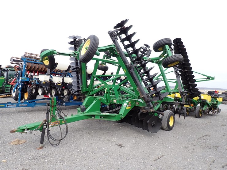 john-deere-2623-image-1