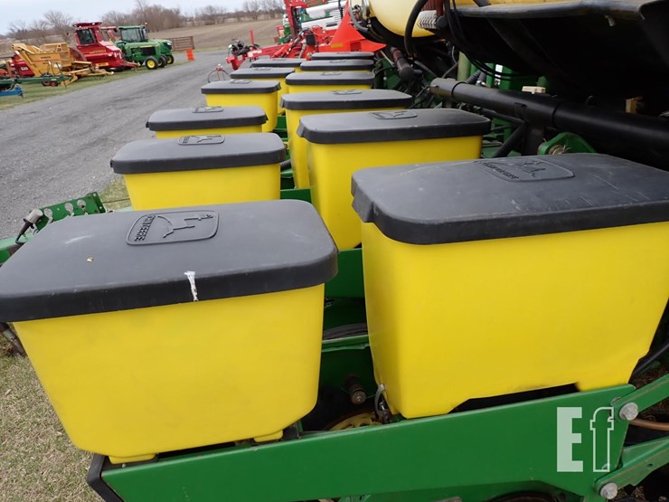 john-deere-1760-image-11