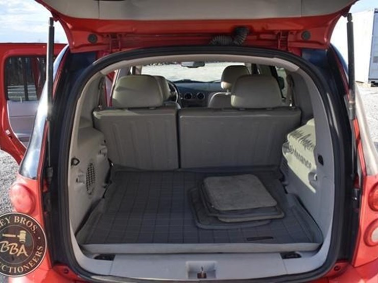 2011-chevrolet-hhr-image-21