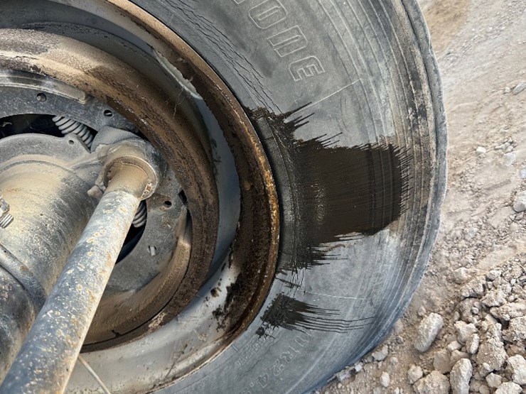 2014-axle-end-dump-image-5