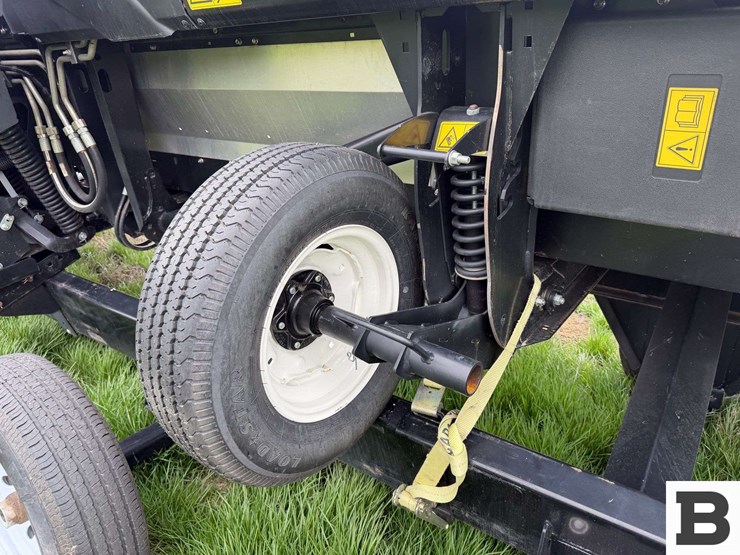 2023-mac-don-fd240-image-36