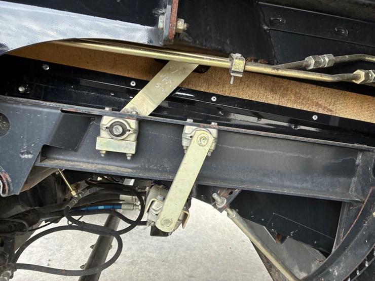 2009-new-holland-cr9060-image-69