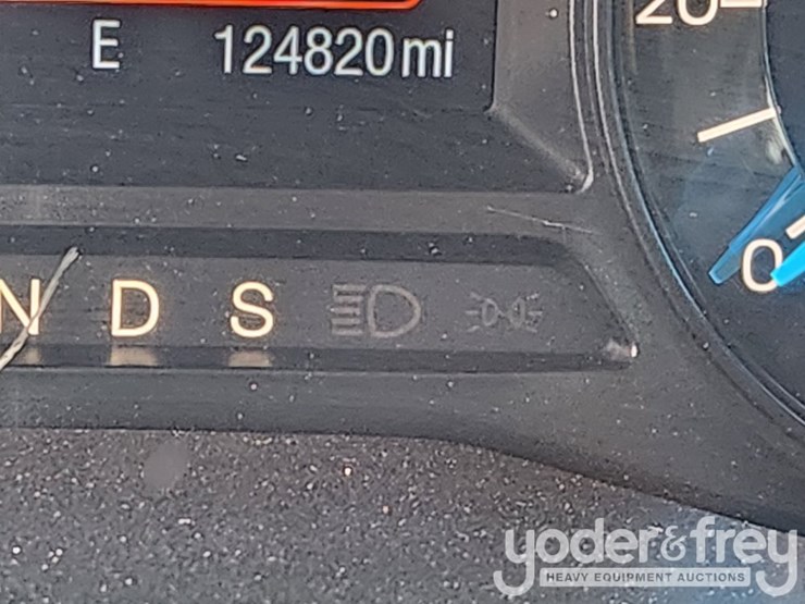 2016-ford-explorer-image-22