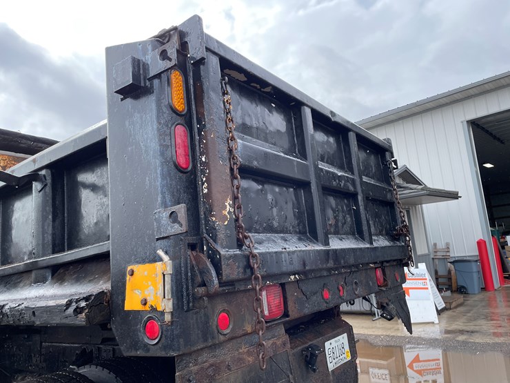 #2015-•-2009-chevy-c7500-single-axle-dump-truck-(has-wi-title)-image-29