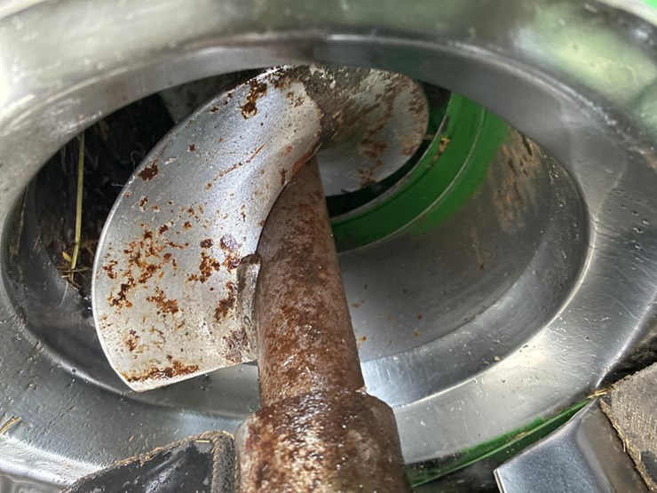 2014-john-deere-s670-image-77