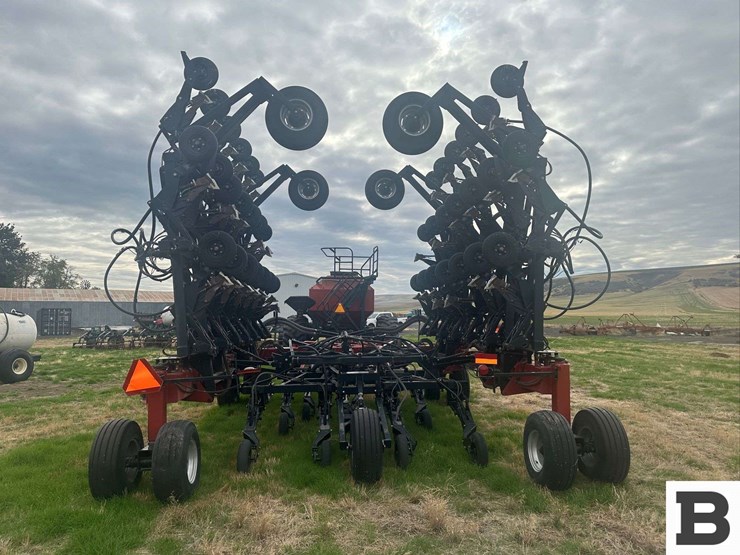 2012-case-800-image-3