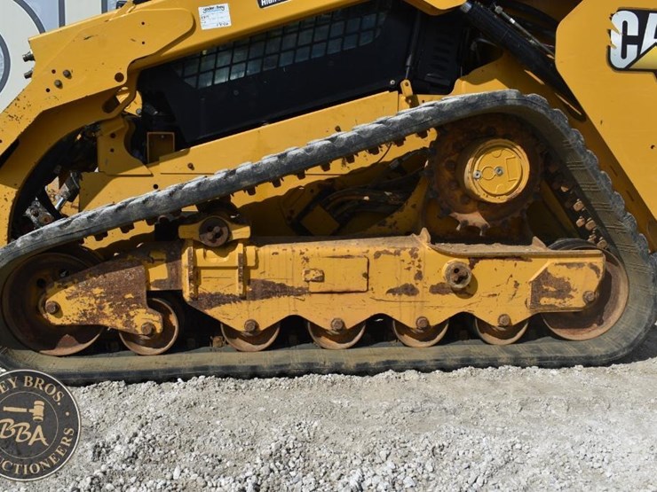 2020-caterpillar-299d3-image-31