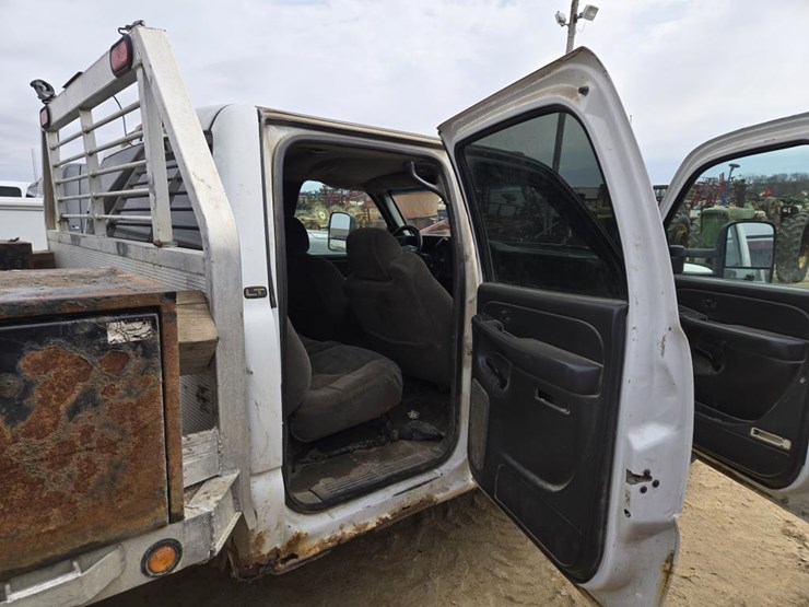 2006-chevrolet-k3500-image-8