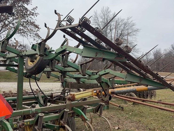 john-deere-1010-image-11