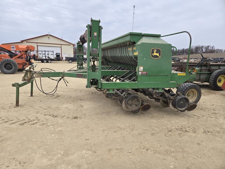 john-deere-1590-image-2