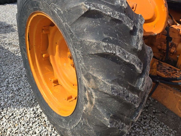 1984-ford-540-image-17