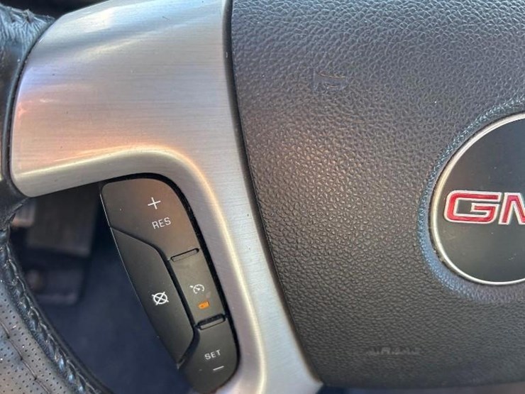 2012-gmc-acadia-slt-image-18