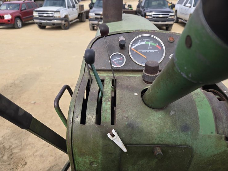 john-deere-4010-image-19