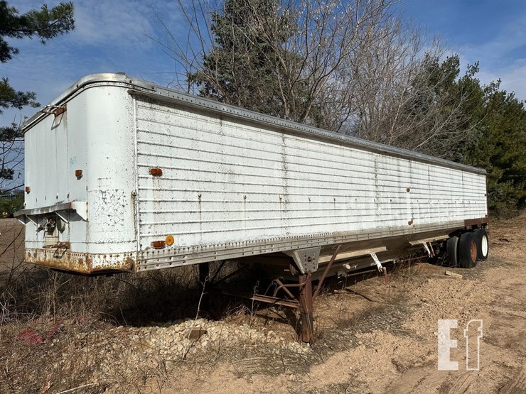 2014-wilson-grain-trailer-image-1