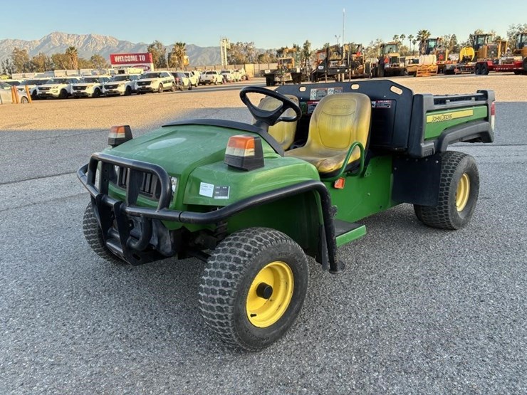 2013-john-deere-gator-image-1