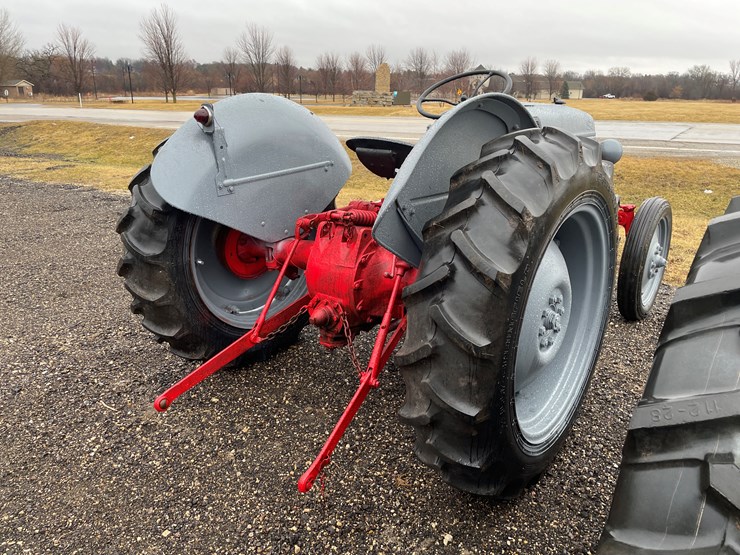 2018-ford-8n-image-4