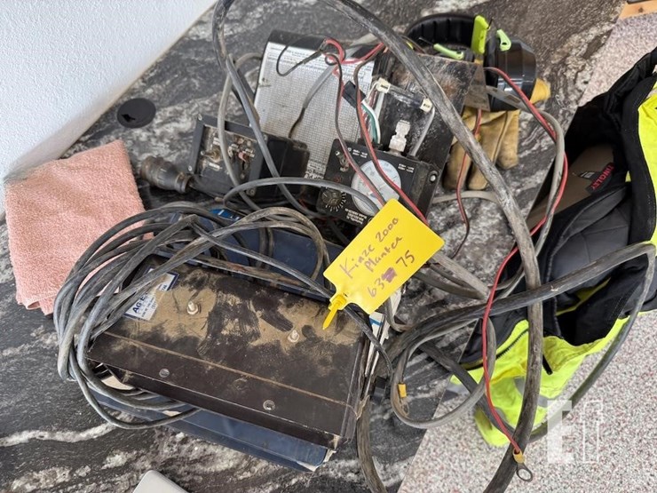 2000-kinze-2000-image-15