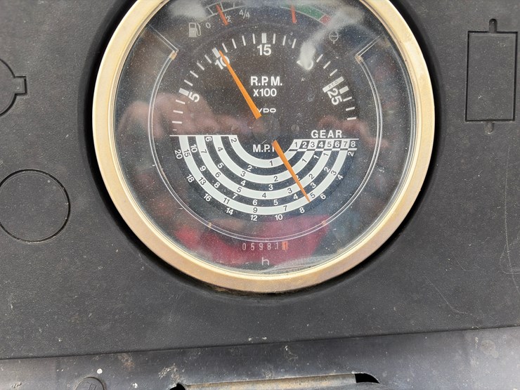 1983-john-deere-2750-image-14