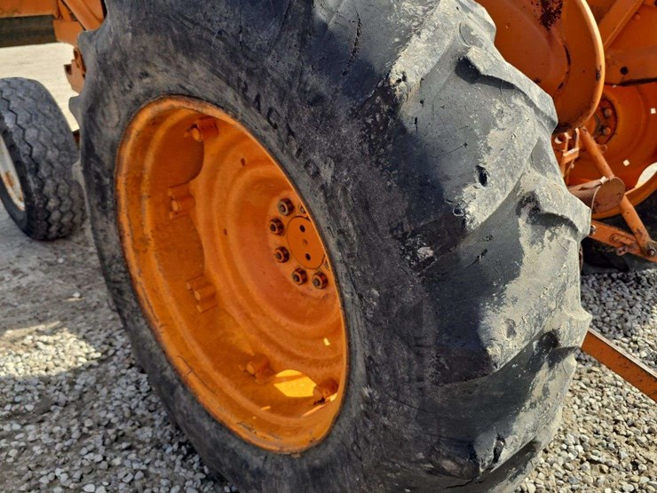 1984-ford-540-image-12