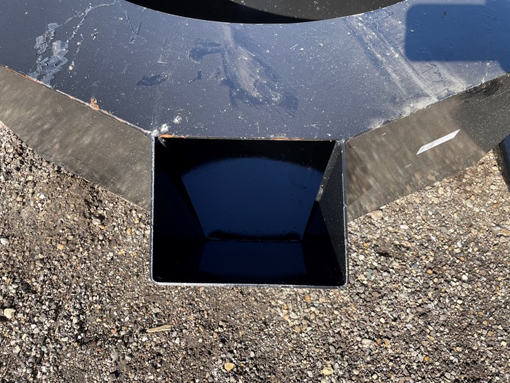 #3033-•-mini-concrete-bucket-attachment-image-6