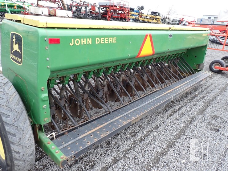 john-deere-8300-image-6