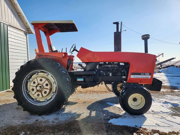 1979-allis-chalmers-7000-image-3