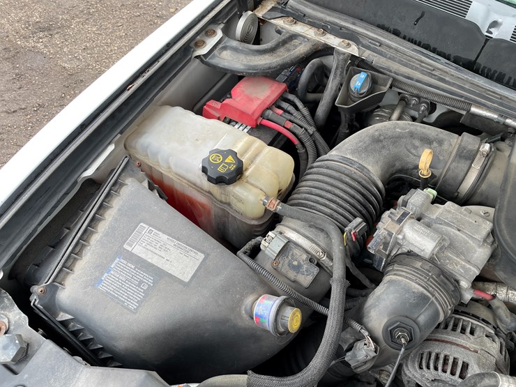 2012-chevrolet-3500-image-38