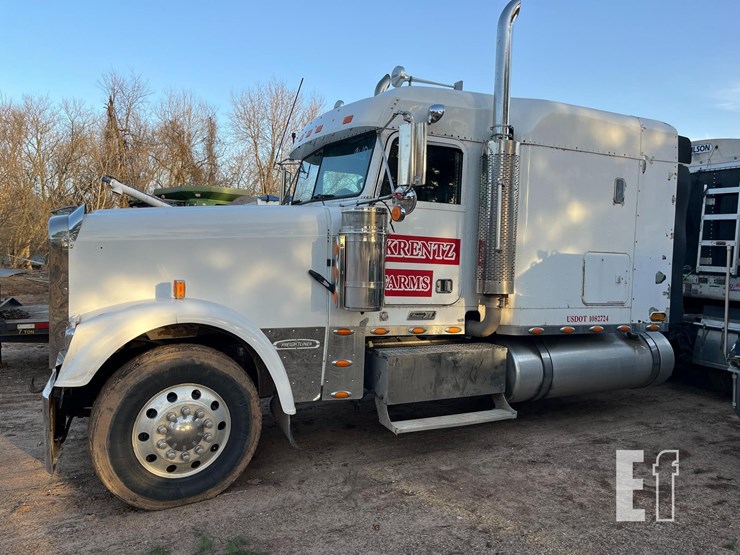 2007-freightliner-fld132-classic-xl-image-4