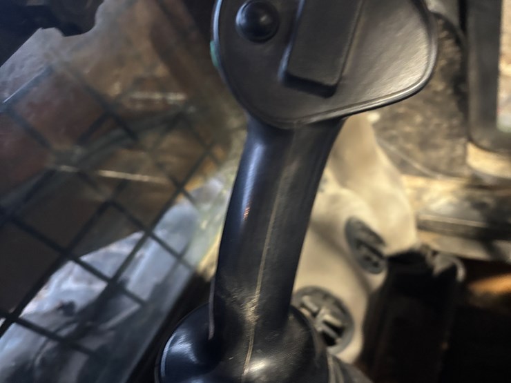 2012-case-sv300-image-36